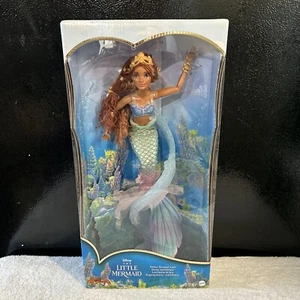 Disney’s La Sirenita - Muñeca Ariel Deluxe con Cola Iridiscente - MATTEL - Imagen 1 de 6