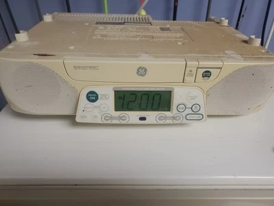 Vintage GE Spacemaker 7-5290A AM/FM Radio  CD Player W/Remote & Video. Tested! - Image 1 of 4