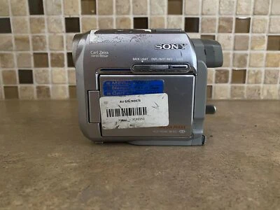 SONY HANDYCAM DCR-HC40 MINI DV CAMCORDER C3-4(1) - Image 1 of 4