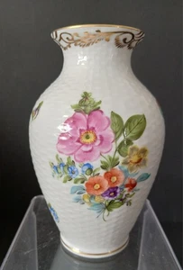 HEREND Hand Painted Porcelain VASE Bouquet de Saxe/Saxonian Bouquet 14.6 cm - Picture 1 of 7
