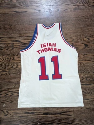 Camiseta deportiva de baloncesto grande vintage de los Detroit Pistons Isaiah Thomas #11 punto arena de la NBA Foto 1 de 4