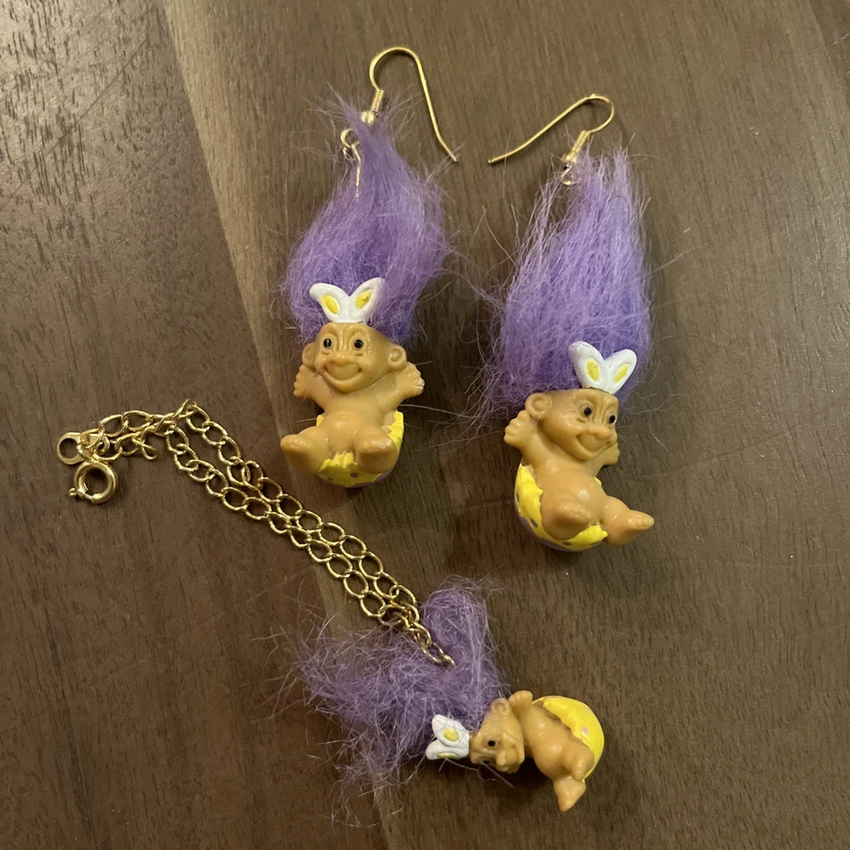 Pendientes de Pascua Russ Wacky Wabbit Trolls, pelo morado Foto 1 de 1