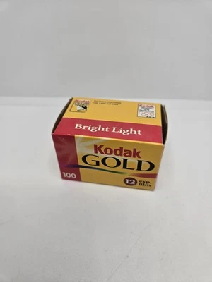 Kodak Gold 100 35mm Film 12 EXP Sealed Exp 2001 Colorsharp Iso 21* 24x36mm - Image 1 of 4