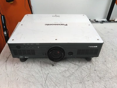 Panasonic PT-D4000U XGA 4000 DVI VGA Projector No Remote - Image 1 of 4