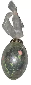 CRACKLE GLASS EGG CHRISTMAS TREE ORNAMENT. LILIC AND VINE DECORATION - Picture 1 of 4