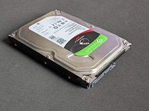 Festplatte Seagate 1 TB IronWolf ST1000VN002 - Bild 1 von 2