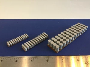 SET BATTERIA 48 BARILI 55GAL CARICO CON PALLET SCALA HO 1:87 - Nessun montaggio richiesto! - Foto 1 di 3