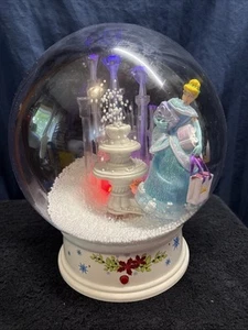 Disney Gemmy Cinderella Castle Holiday Waterless Musical Snow Globe    S8 - Picture 1 of 12