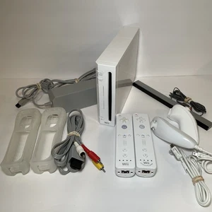 Nintendo Wii Console + Cords & Controllers Tested & Working White RVL-001 USA - Picture 1 of 24