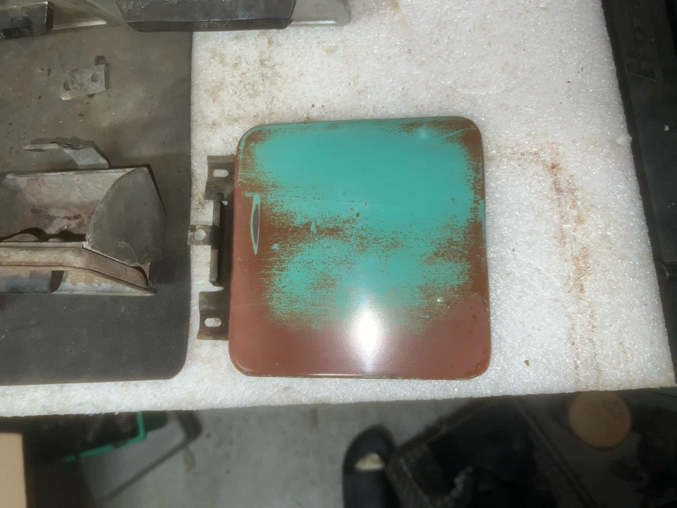 1960 1966 雪佛兰 GMC Suburban Carryall 燃气门 C10 K10 C30 阿帕奇雪佛兰 1961 — 第 1/4 张图片