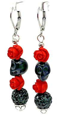 Pendientes colgantes góticos Día de los Muertos rosas rojas calaveras negras pavé pedrería Foto 1 de 4
