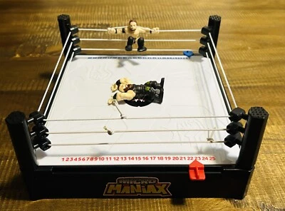 Anillo de lucha libre WWE Micro Maniax con conjunto WWE SUPERSTAR Sheamus y Braun Stowman Foto 1 de 4