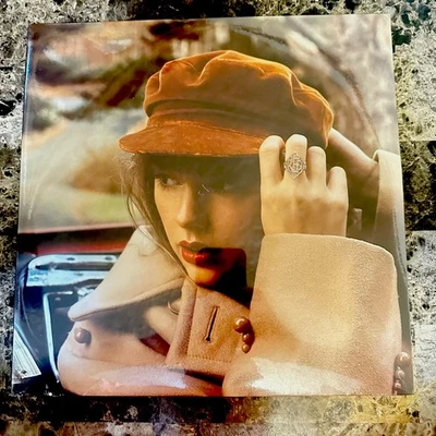 Taylor Swift - Red (Taylor's Version), 4 LP, Sealed - Image 1 of 4