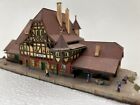 Z SCALE STATION AND BUILDINGS 5 ITEMS VOLLMER EUROPEAN STYLE WITH FIGURES