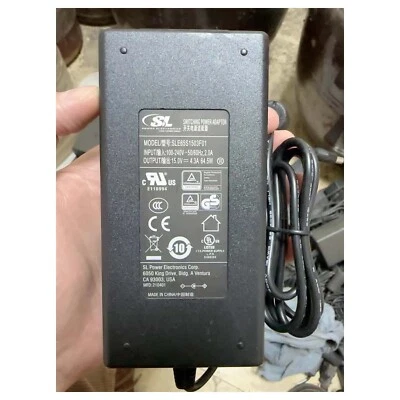Sl SLE65S1503F01 15V 4.3A 65W 5.5x2.5mm AC Adapter Transformer - Image 1 of 3