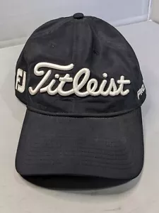 Titleist FJ Pro V1 Adjustable Hat Black Golf Snapback Cap OSFM NICE - Picture 1 of 7