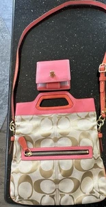 COACH: Purse Bonnie Fold Over Shoulder Handbag + Matching Coral Wallet BNWOT - Picture 1 of 8