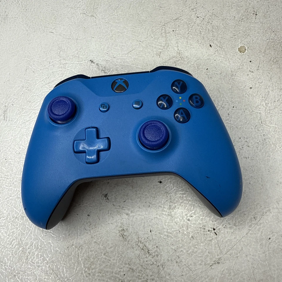 Xbox One Wireless Controller 1708 (New Joysticks)  - Image 1 of 4