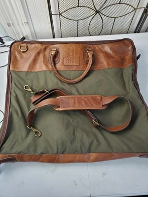 Bolso de viaje Moore and Giles Gravely para ropa con correa para el hombro de cuero marrón Foto 1 de 4