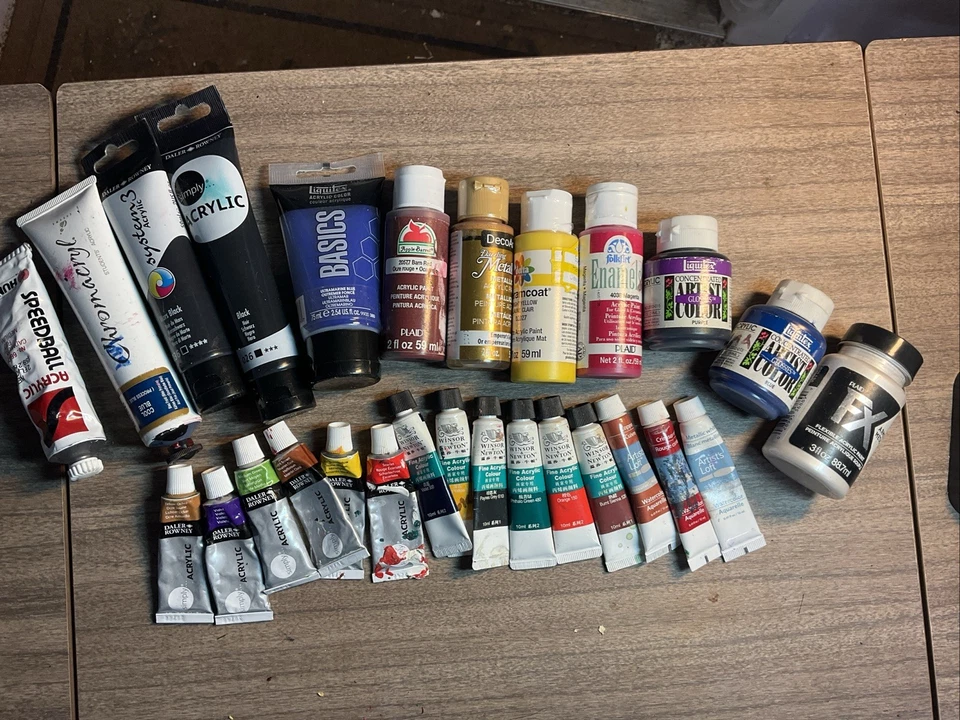 Lot Of 28 Winsor & Newton Galeria Acrylic Color Paint Metallic-All Soft Tubes - Image 1 of 4