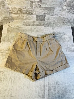 Pantalones cortos Banana Republic para mujer talla 12 caqui plisados delanteros beige cintura 33” Foto 1 de 4