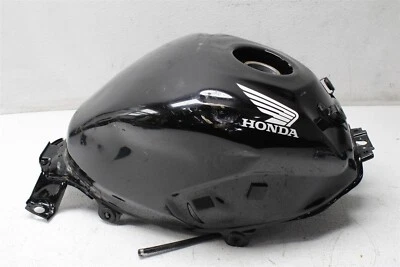 Honda CB300F 2016 tanque de combustible dañado abollado rayado 15-18 Foto 1 de 4