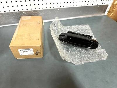 GM OEM NOS 20857697 Rear Passenger Door Handle Black 2003-2007 Cadillac CTS Foto 1 de 4