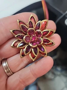 Vintage AVON Ruby Red Bezel Crystals Floral & Gold Brooch Pin 1.75” Great Cond - Picture 1 of 6