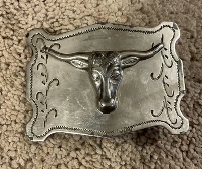 UA13159 VINTAGE 1970s CATTLE HEAD WESTERN & COWBOY NICKEL PLATED BELT BUCKLE - Image 1 of 4