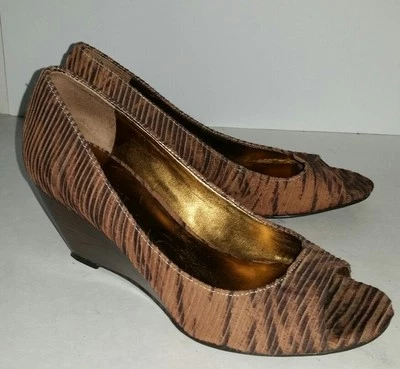 Nine West tiger stripe brown fabric open toe wedge heels. 7.5 - Image 1 of 4