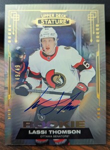 2021-22 Upper Deck Stature Lassi Thomson #124 Rookie Auto 49/49 Senators 