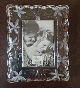 MIKASA Garden Terrace Etched Glass Floral 9"×11" Picture Frame For 5×7 PICTURE - Picture 1 of 5