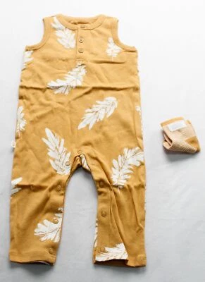 Conjunto de mono y calcetines de plumas suaves de 2 piezas para bebé Carter's WR4 ocre talla 9M nuevo con etiquetas Foto 1 de 4