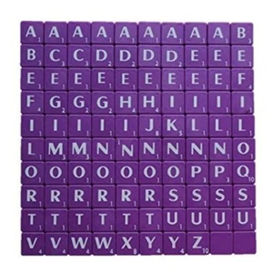 AZULEJOS DE SCRABBLE DE PLÁSTICO PÚRPURA LETRAS PARA ARTE Y MANUALIDADES ÁLBUM DE RECORTES VENDEDOR DEL REINO UNIDO - Imagen 1 de 1