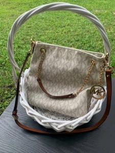 michael kors handbag - Picture 1 of 5