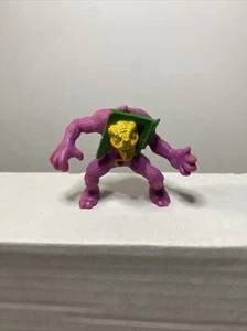 Figura de acción Monster In My Pocket MIMP #106 Purple Closet Creatures serie 4 1990 - Imagen 1 de 3