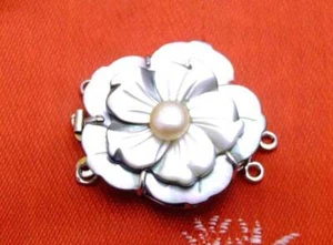 35mm Sea Shell Two Flower Natural Pearl 3 Strand Clasp Accessories for Jewelry - Picture 1 of 2