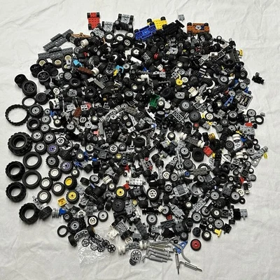 Neumáticos, ruedas, ejes y piezas y piezas surtidas de Lego de 5 libras (libras) Foto 1 de 4