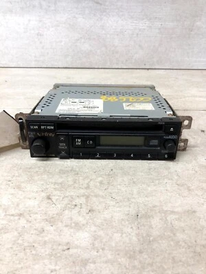 Reproductor de CD radio AM FM original Mitsubishi MR587387 compatible con Mitsubishi Montero 2003 Foto 1 de 4