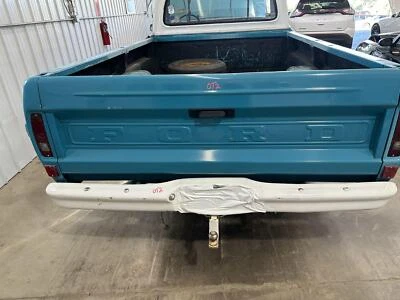 64-72 FORD F100 MALETERO TRASERO TAPA PUERTA LEVADIZA TRASERA TURQUESA/BLANCO Foto 1 de 4