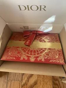 Auténtica bolsa de regalo Dior Año Nuevo Lunar edición limitada 7,8”X 5,8”X 2,8” roja/dorada - Imagen 1 de 3