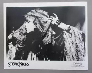 Stevie Nicks Werbefoto 8 x 10 glänzend schwarz & weiß Schal! - Bild 1 von 1