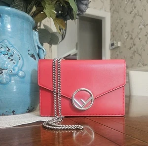 FENDI Vitello Cruise F Is FENDI Medium Envelope Wallet On Chain Optical Whilte - Picture 1 of 11
