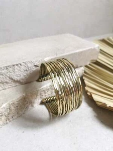 Manschettenarmband aus Messing, Armband aus goldenem Messing, Armreif Gold gehäm - Picture 1 of 9