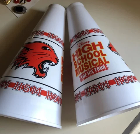 2 HIGH SCHOOL MUSICAL Disney on Ice Tour Souvenir MEGAPHONES Cheerleader NWT NEW Cover