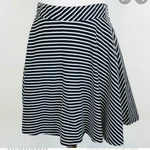 Skater Skirt Black & White Cotton/Spandex SO Kohl's Jr's large NWT  - Picture 1 of 3