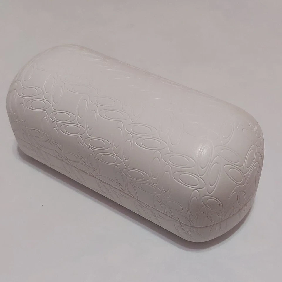 Gafas de sol Oakley blancas con logotipo en relieve de cuero sintético estuche rígido Foto 1 de 4