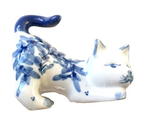 Kitten Cat On The Prowl White Cobalt Blue Floral Ceramic Statue - Picture 1 of 5