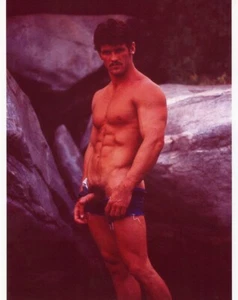 FOX STUDIOS VAULT:  SUPERSTAR HANK MORGAN  * 8X10" COLOR PRINT* VINTAGE N. 8 - Picture 1 of 1