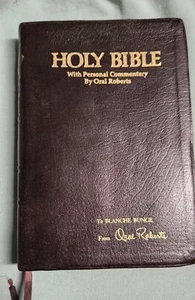 Holy Bible KJV, With Personal Commentary By Oral Roberts, 1981 Genuine Leather - Picture 1 of 14